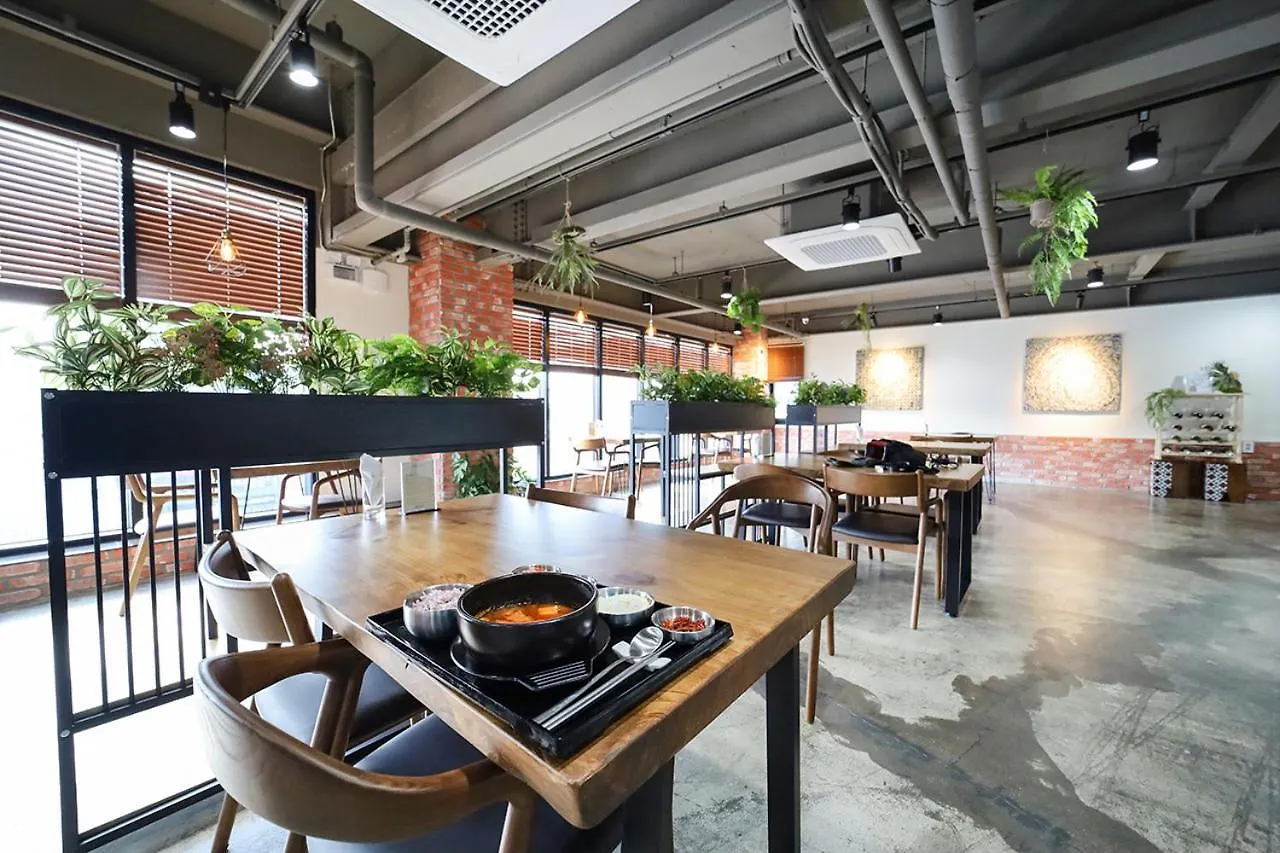 Sorgente Business Hotel Busan 3*,