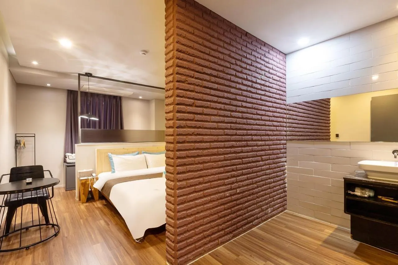 Sorgente Business Hotel Busan 3*,