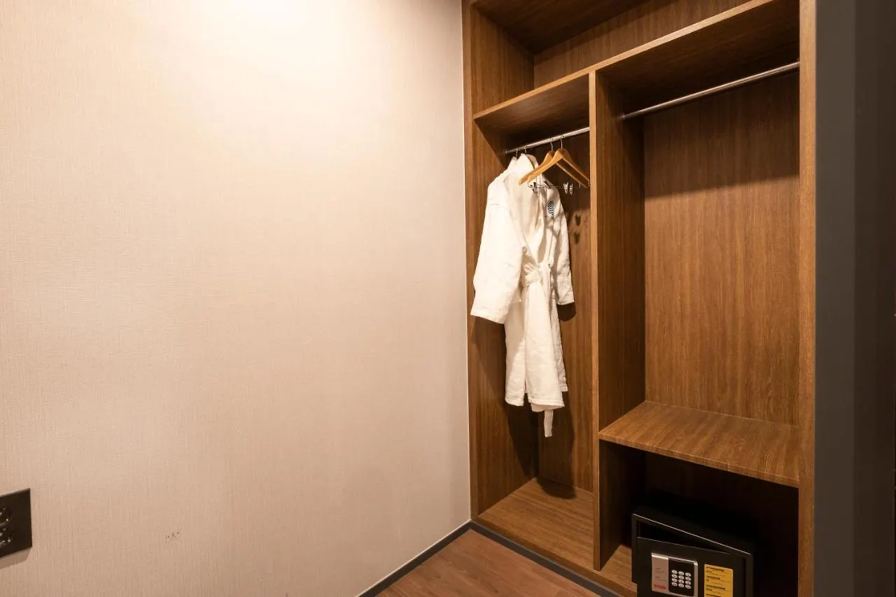 Sorgente Business Hotel Busan 3*,