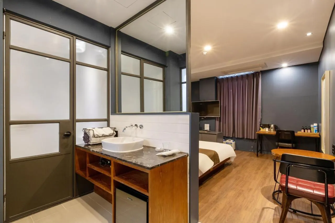 Sorgente Business Hotel Busan 3*,